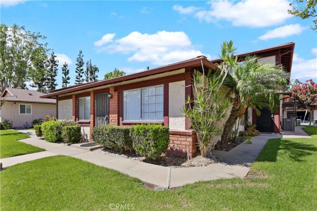 1123 W Sierra Madre Avenue 1, Azusa, CA 91702