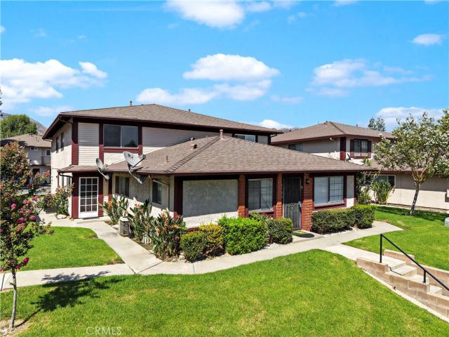 1123 W Sierra Madre Avenue 1, Azusa, CA 91702