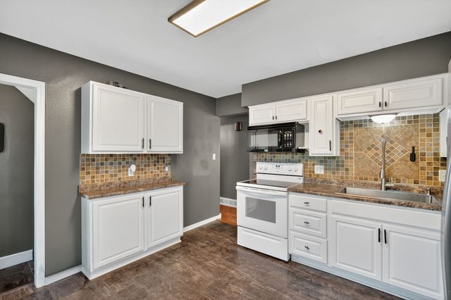 2511 E Ovid Avenue, Des Moines, IA 50317