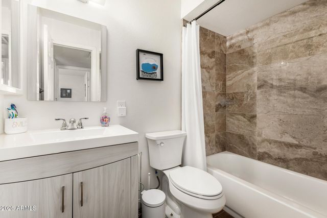 2249 E GREENWAY Road, Phoenix, AZ 85022