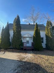 410 Ivanhoe Road, Grayslake, IL 60030