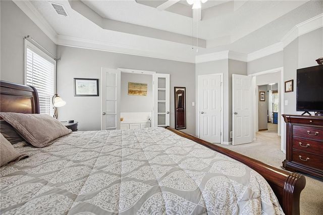 1609 Dalton Drive, Lee's Summit, MO 64081