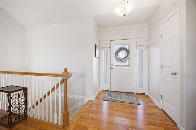 1609 Dalton Drive, Lee's Summit, MO 64081