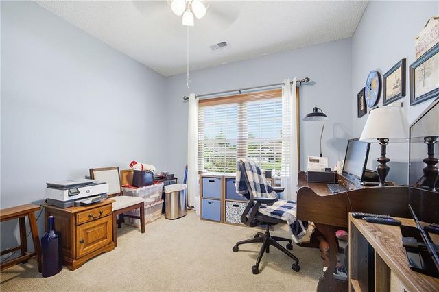 1609 Dalton Drive, Lee's Summit, MO 64081