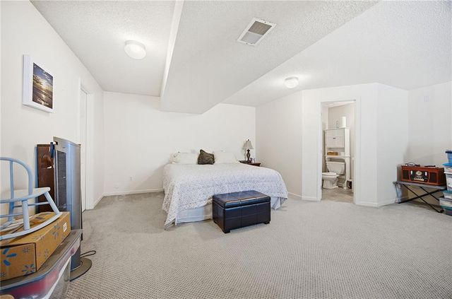 1609 Dalton Drive, Lee's Summit, MO 64081