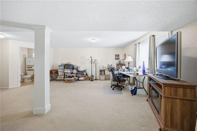 1609 Dalton Drive, Lee's Summit, MO 64081