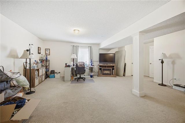 1609 Dalton Drive, Lee's Summit, MO 64081