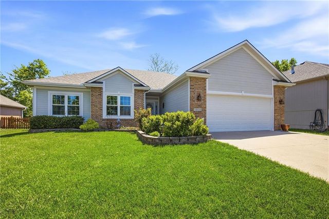 1609 Dalton Drive, Lee's Summit, MO 64081