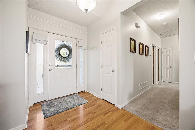 1609 Dalton Drive, Lee's Summit, MO 64081