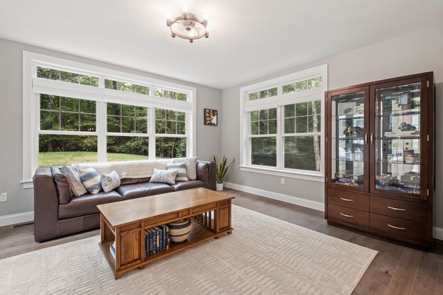 5 Hamilton Court, Bow, NH 03304