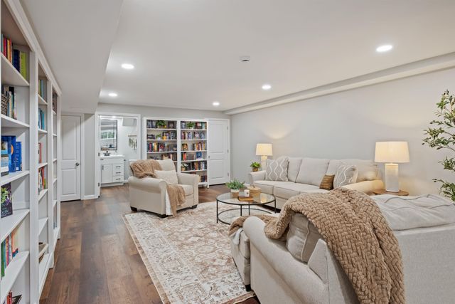 5 Hamilton Court, Bow, NH 03304