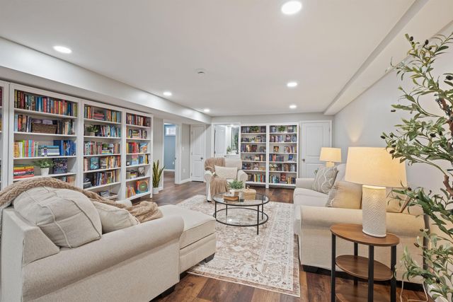 5 Hamilton Court, Bow, NH 03304