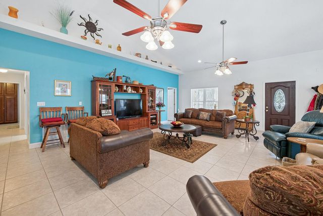 498 SW MANATEE TERRACE, Fort White, FL 32038