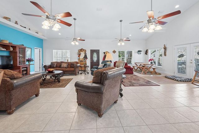 498 SW MANATEE TERRACE, Fort White, FL 32038