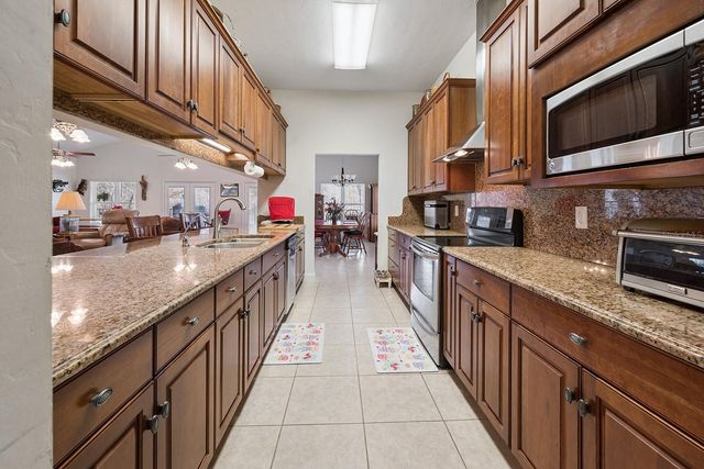 498 SW MANATEE TERRACE, Fort White, FL 32038