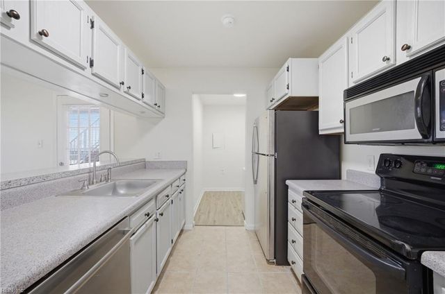 613 Pylon CT, Virginia Beach, VA 23462