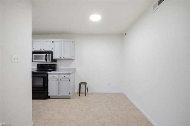 613 Pylon CT, Virginia Beach, VA 23462