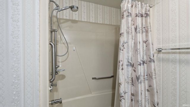 2515 Clifton Hills Drive, Fort Wayne, IN 46808