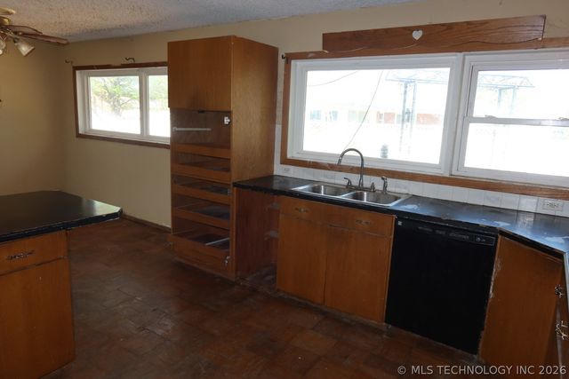 3606 Idaho Avenue, Bartlesville, OK 74006