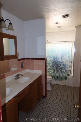 3606 Idaho Avenue, Bartlesville, OK 74006