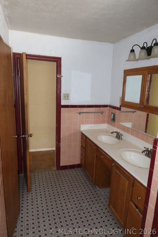 3606 Idaho Avenue, Bartlesville, OK 74006