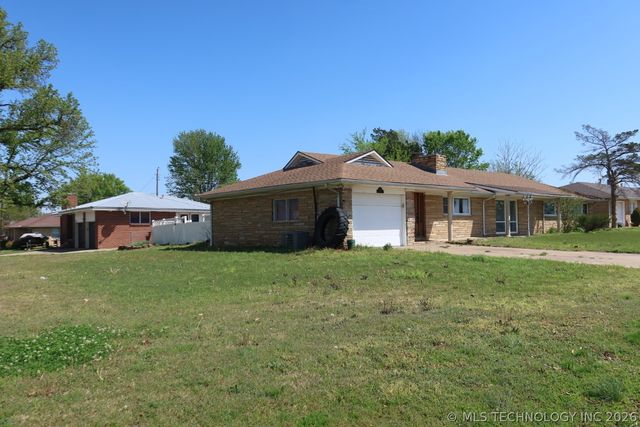 3606 Idaho Avenue, Bartlesville, OK 74006