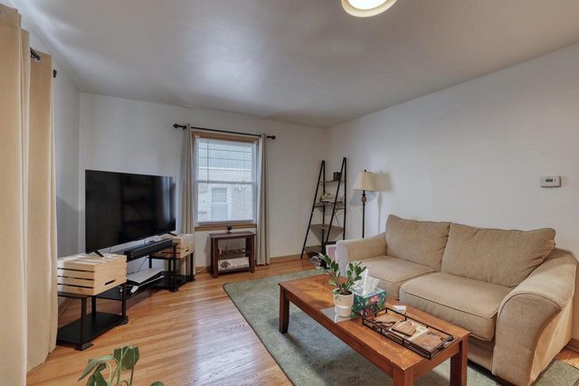 8508 Keefe AVENUE, Milwaukee, WI 53222