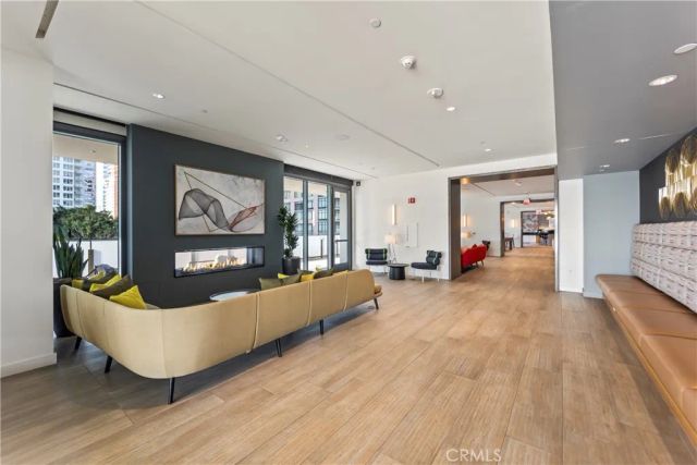 1100 S Grand Avenue 109, Los Angeles, CA 90015