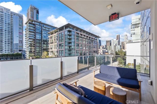 1100 S Grand Avenue 109, Los Angeles, CA 90015