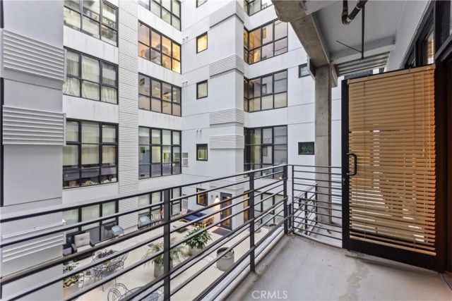 1100 S Grand Avenue 109, Los Angeles, CA 90015