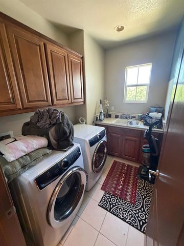 2383 Greger St, Oakdale, CA 95361
