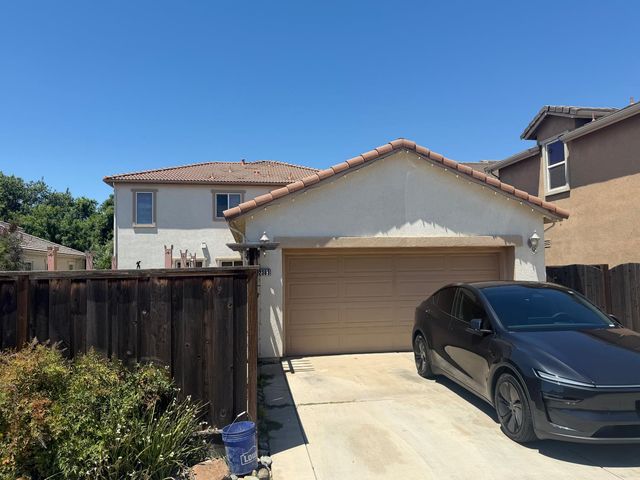 2383 Greger St, Oakdale, CA 95361