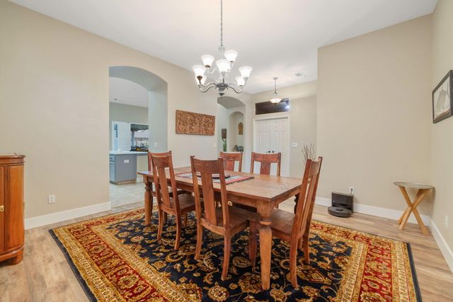 2316 N Carson Court, Visalia, CA 93291