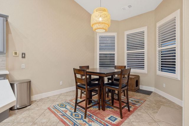 2316 N Carson Court, Visalia, CA 93291