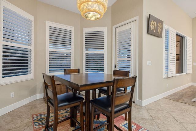 2316 N Carson Court, Visalia, CA 93291