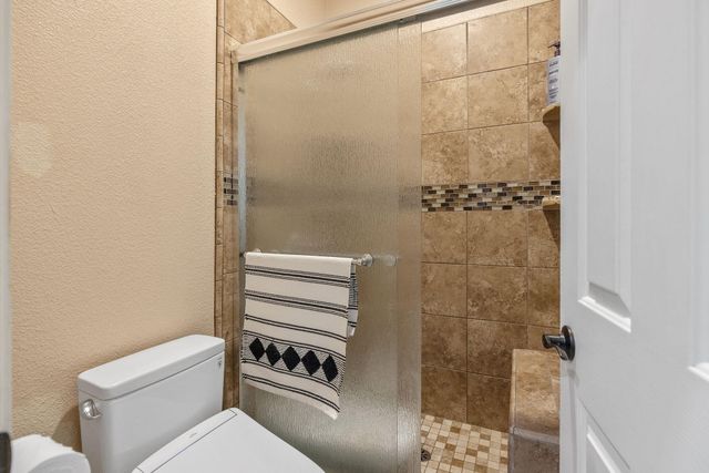 2316 N Carson Court, Visalia, CA 93291