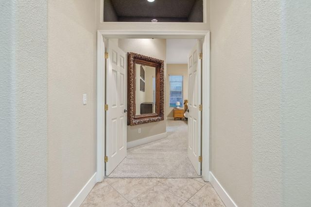 2316 N Carson Court, Visalia, CA 93291