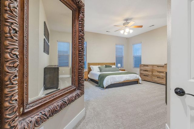 2316 N Carson Court, Visalia, CA 93291