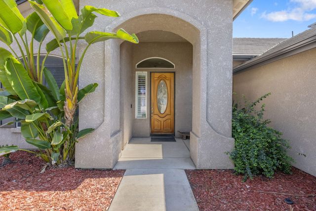 2316 N Carson Court, Visalia, CA 93291