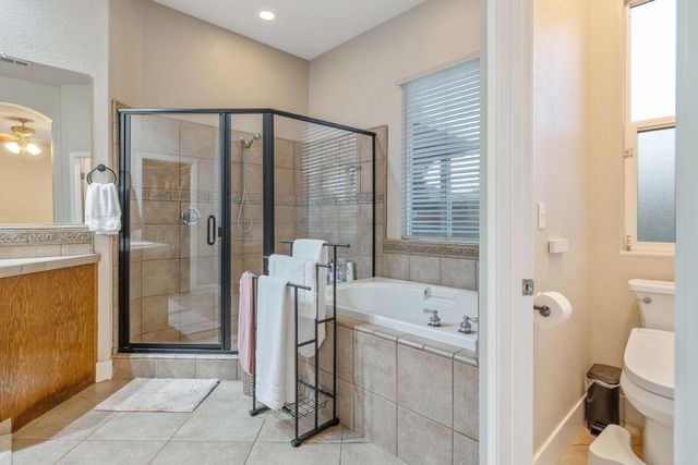 2316 N Carson Court, Visalia, CA 93291