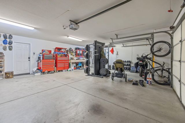 2316 N Carson Court, Visalia, CA 93291