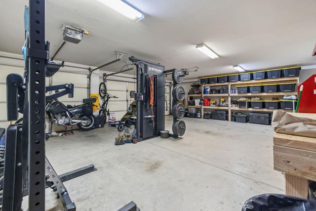 2316 N Carson Court, Visalia, CA 93291