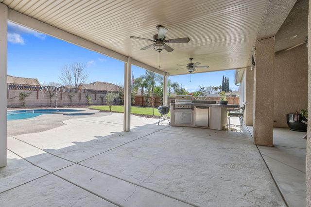 2316 N Carson Court, Visalia, CA 93291