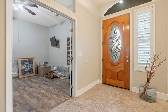 2316 N Carson Court, Visalia, CA 93291