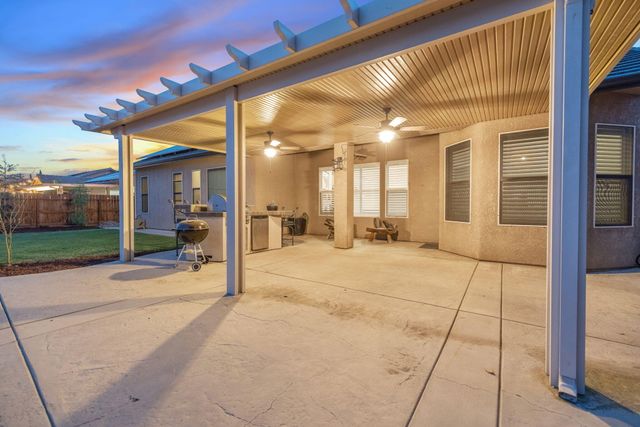 2316 N Carson Court, Visalia, CA 93291