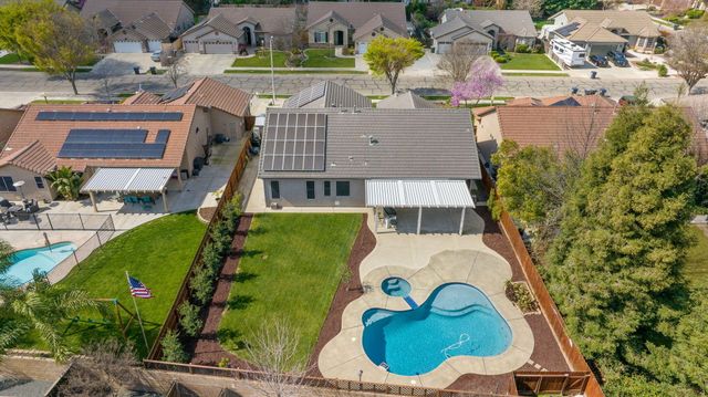 2316 N Carson Court, Visalia, CA 93291