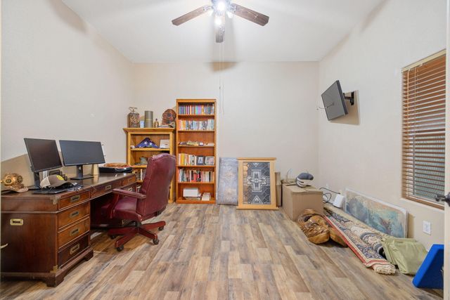 2316 N Carson Court, Visalia, CA 93291