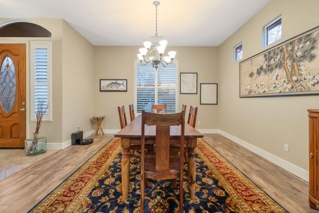 2316 N Carson Court, Visalia, CA 93291