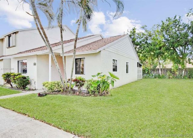 6508 Dockside Circle, Greenacres, FL 33463