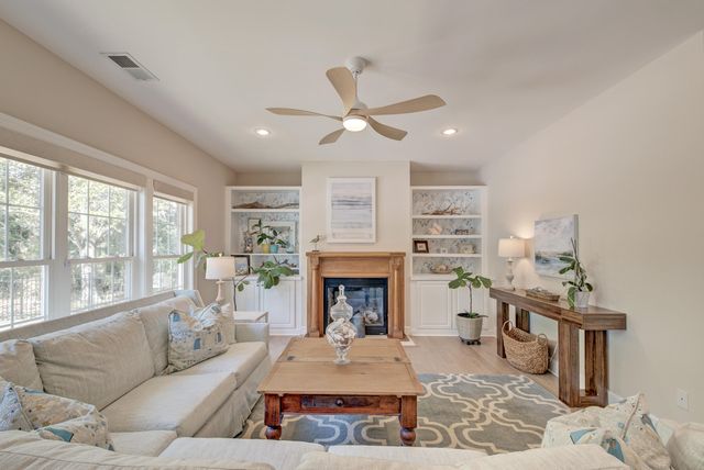 4002 Colonel Vanderhorst Circle, Mount Pleasant, SC 29466